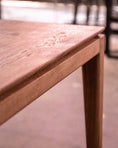 Load image into Gallery viewer, Minimalist Table