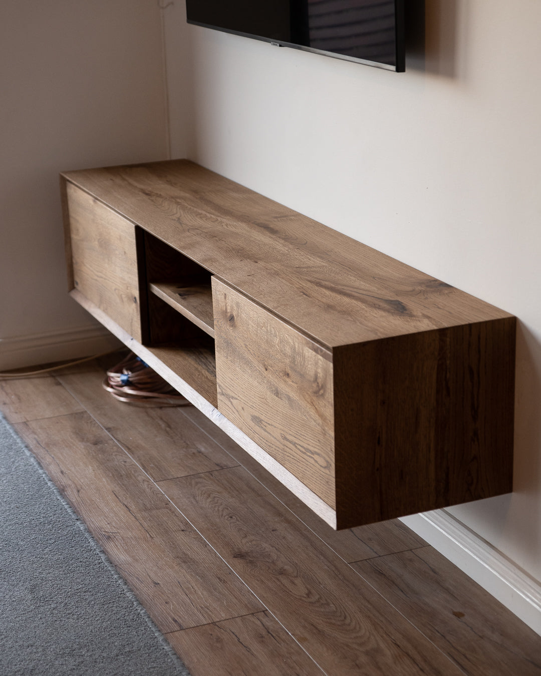 Rock-Perring TV Unit