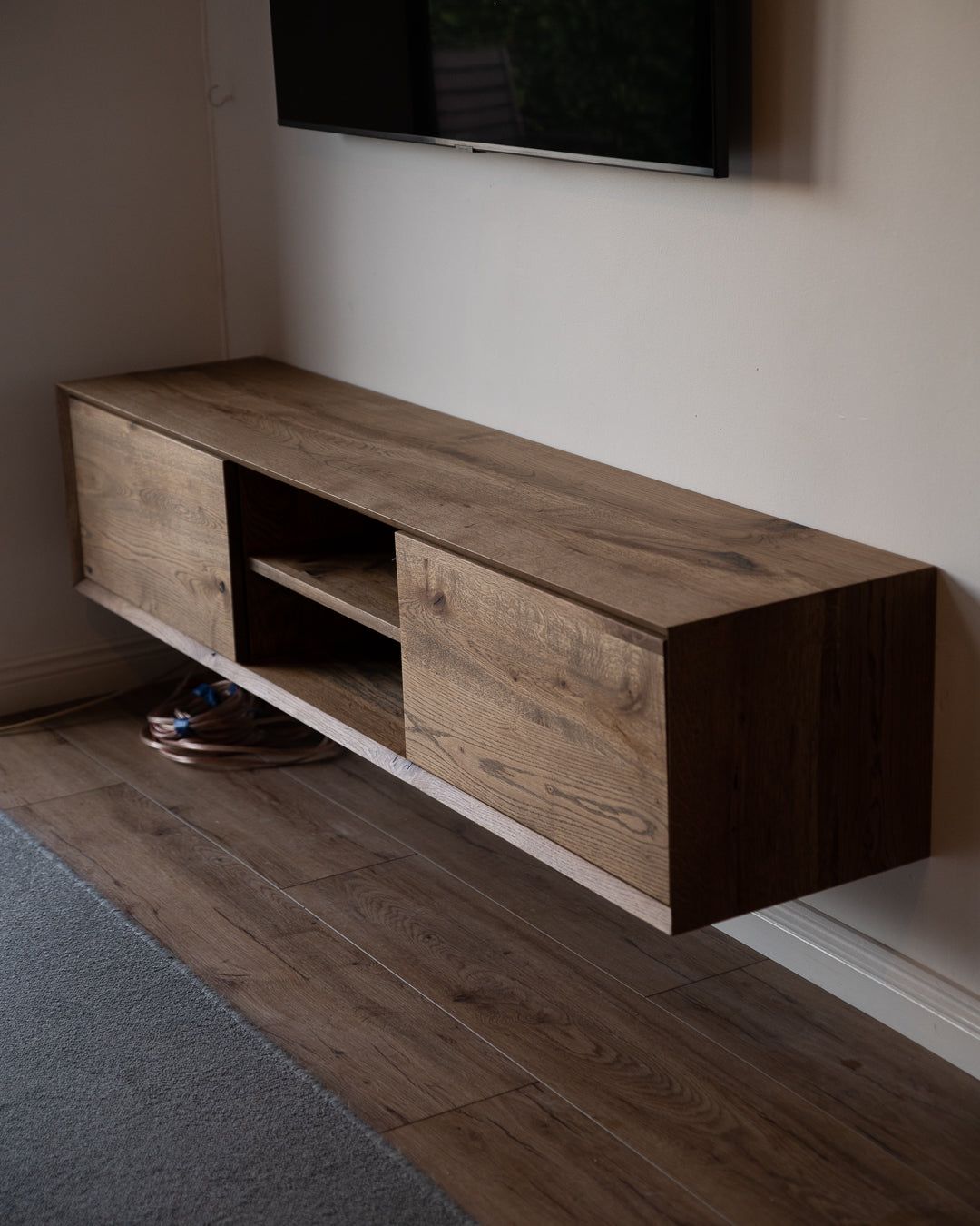 Rock-Perring TV Unit