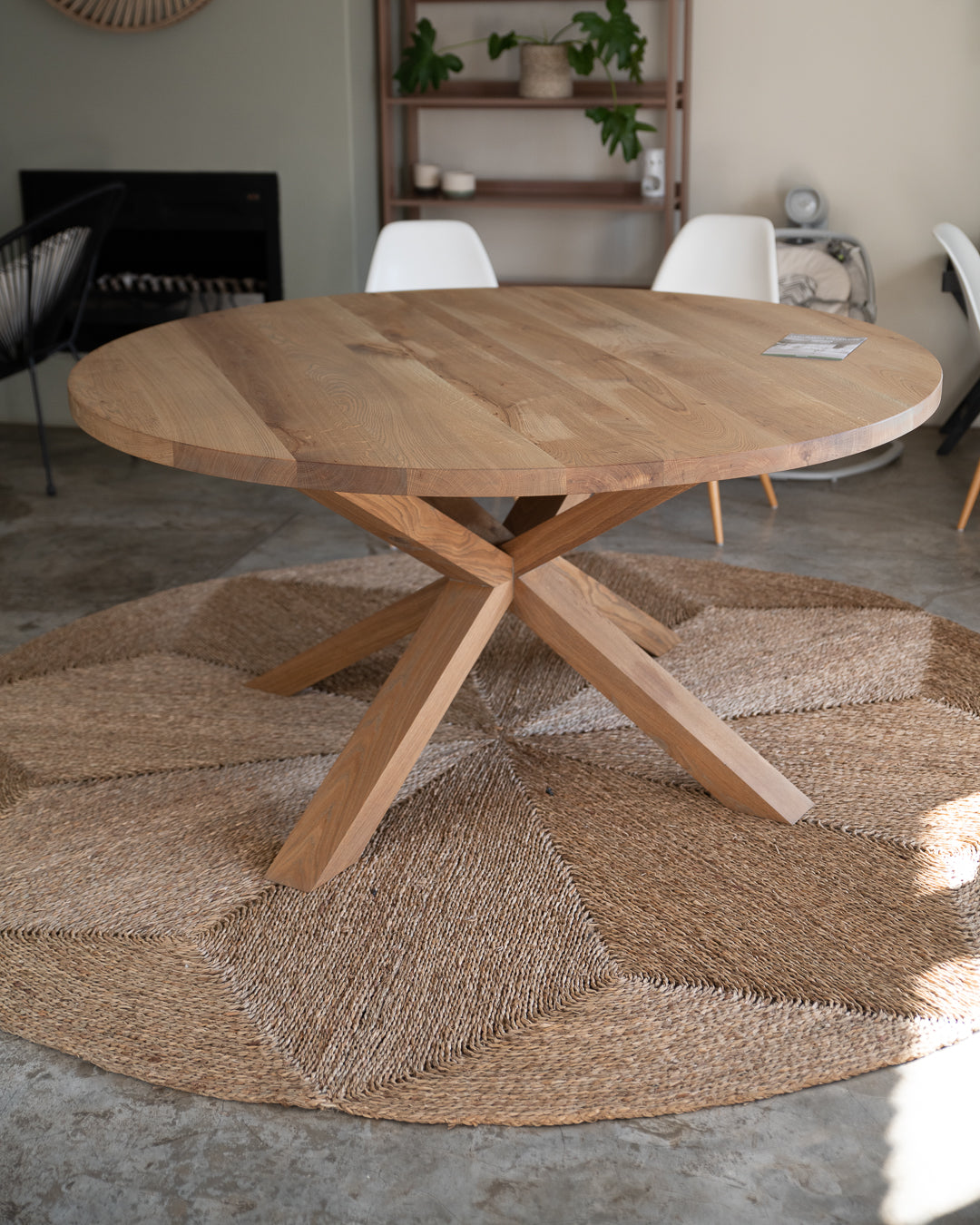 Nelia Round Dining Table