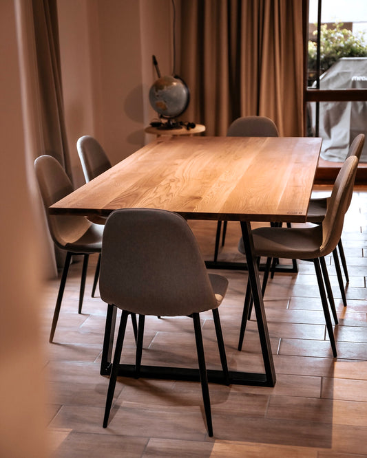 Fuerza Dining Table