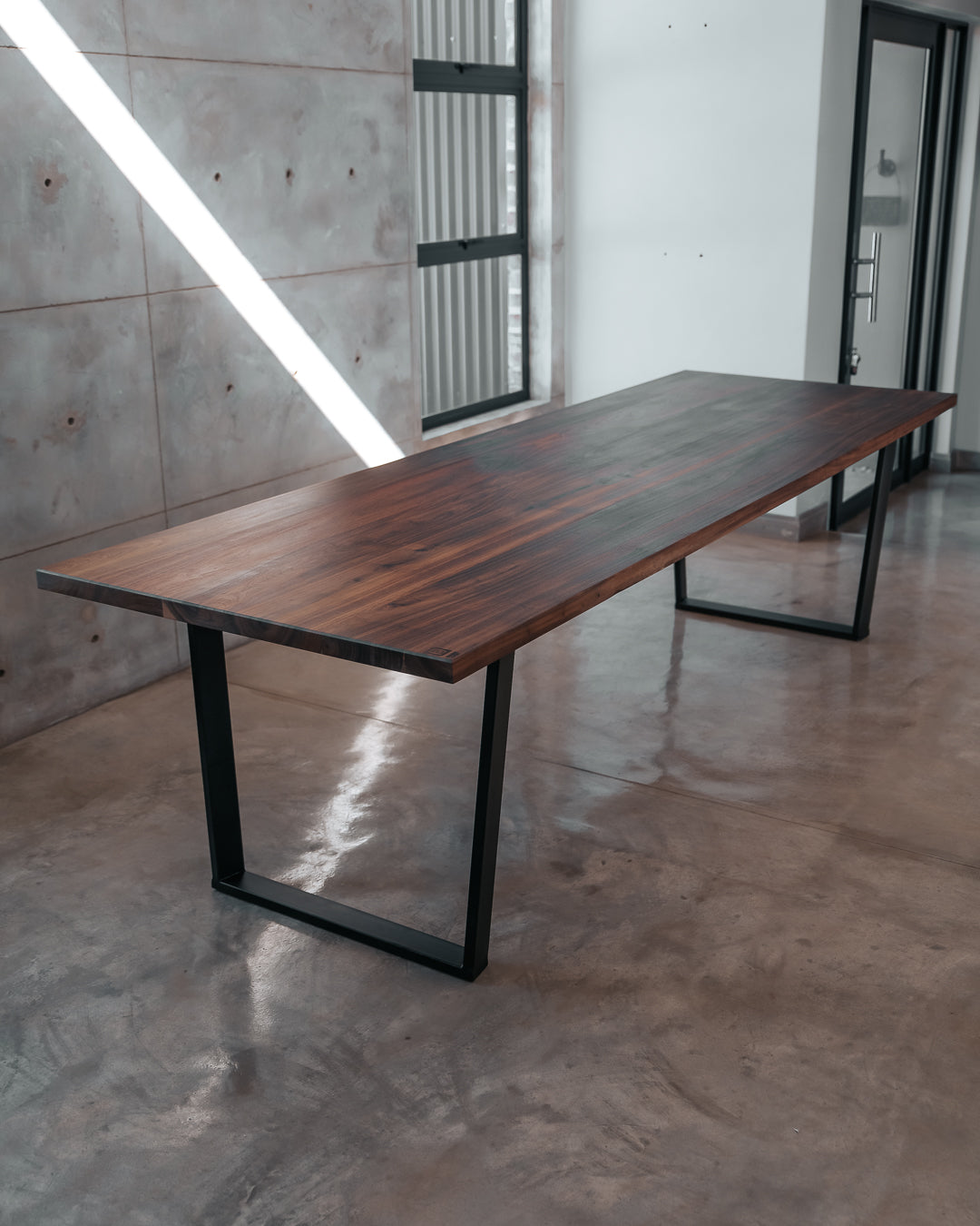 Gomes Dining Table